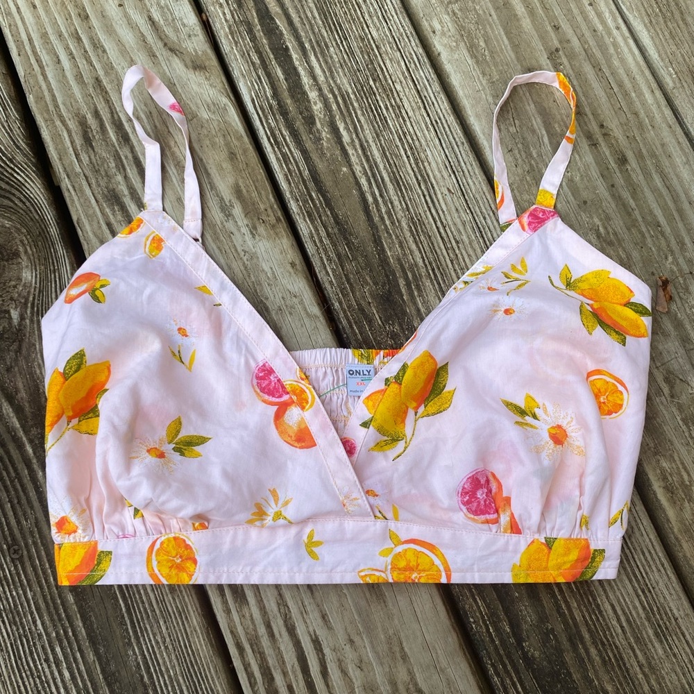 NWTs Old Navy Women's Peachy Pastel Floral & Fruit Print Crop Top - Picture 8 of 13
